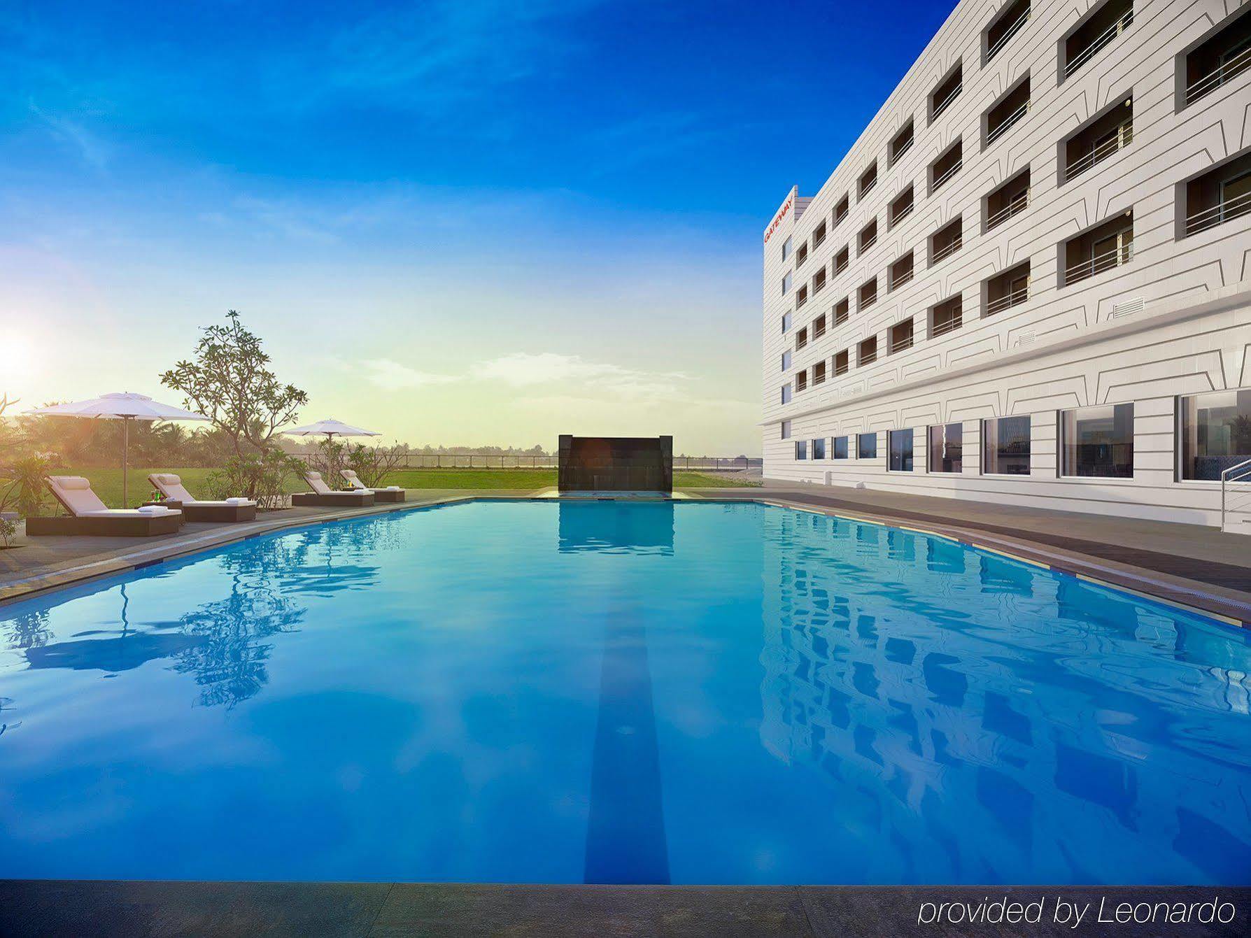 Hotel Naveen Lakeside Hubli Dış mekan fotoğraf