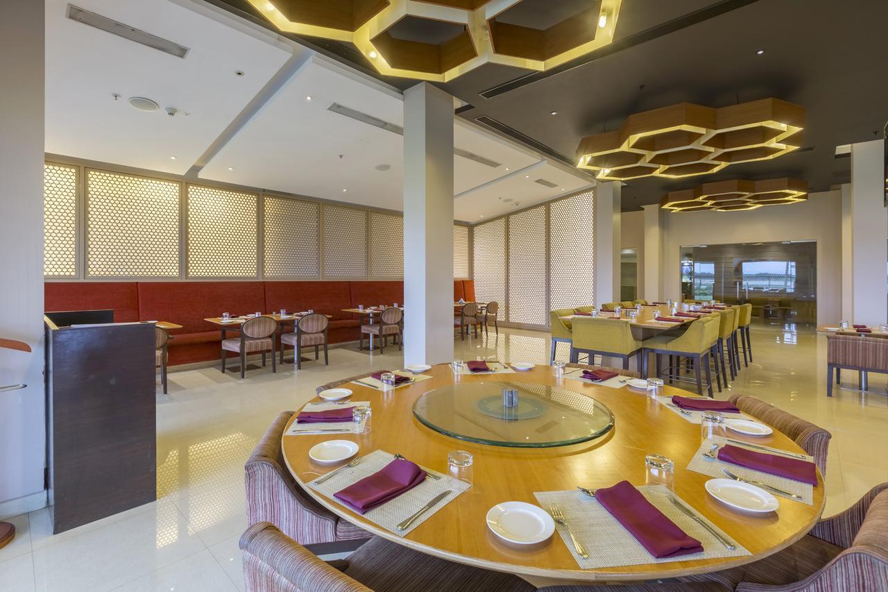 Hotel Naveen Lakeside Hubli Dış mekan fotoğraf