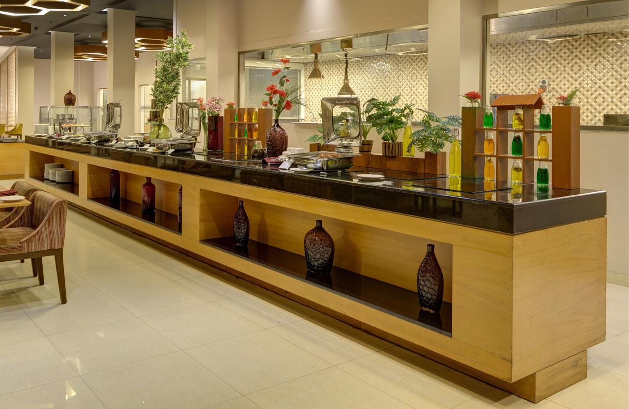 Hotel Naveen Lakeside Hubli Dış mekan fotoğraf