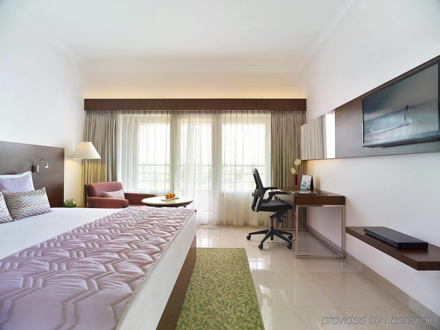 Hotel Naveen Lakeside Hubli Dış mekan fotoğraf