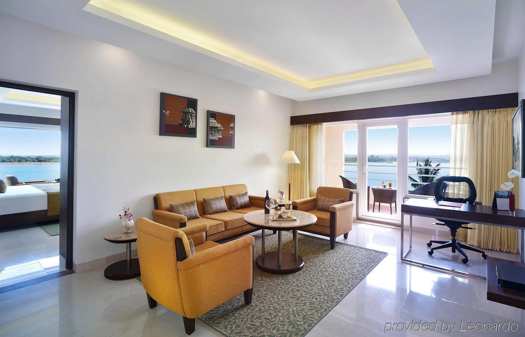 Hotel Naveen Lakeside Hubli Dış mekan fotoğraf