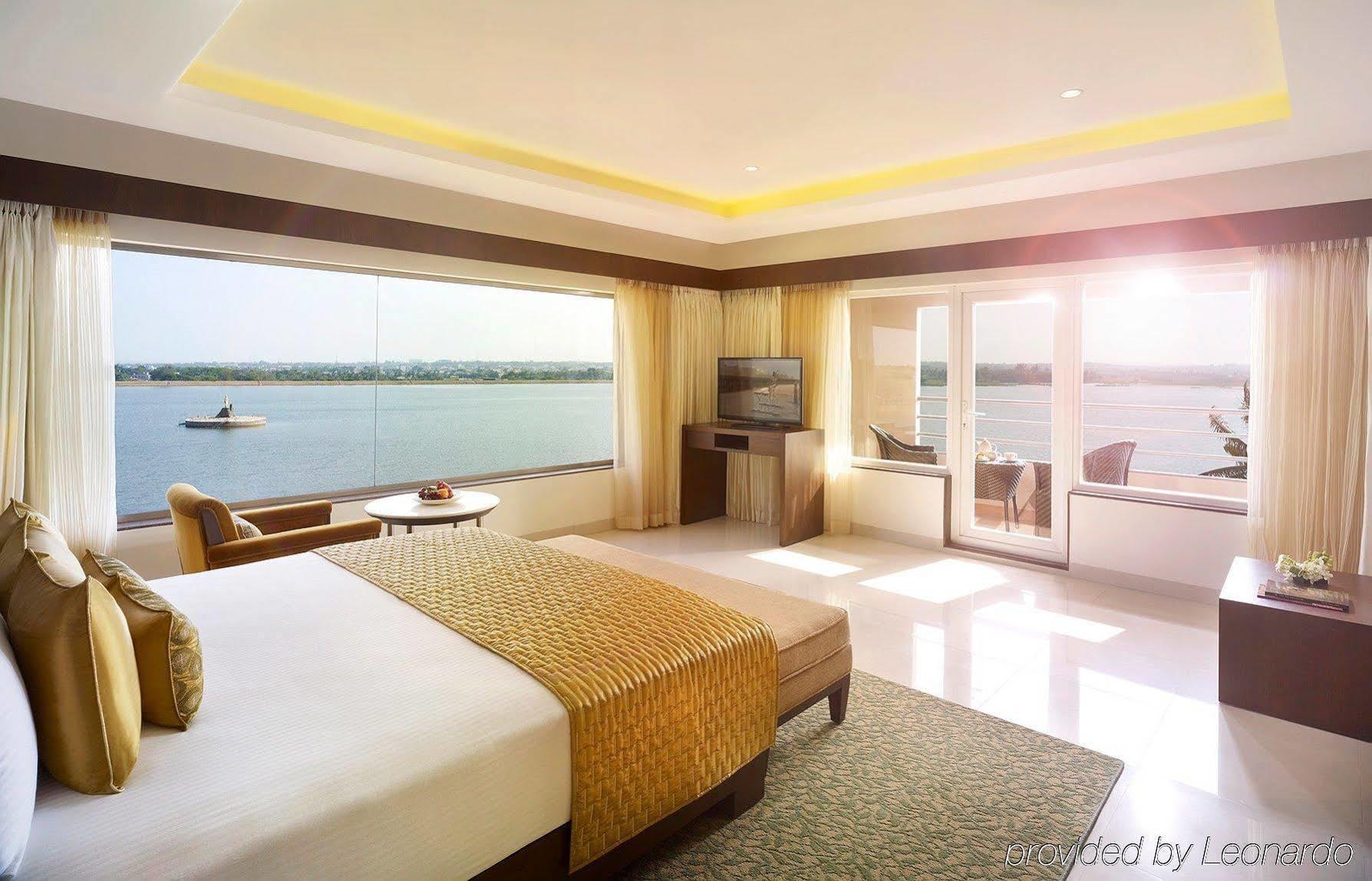Hotel Naveen Lakeside Hubli Dış mekan fotoğraf