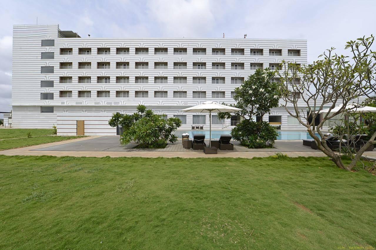 Hotel Naveen Lakeside Hubli Dış mekan fotoğraf