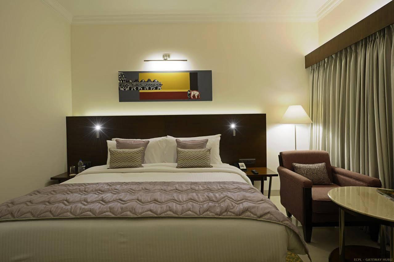 Hotel Naveen Lakeside Hubli Dış mekan fotoğraf