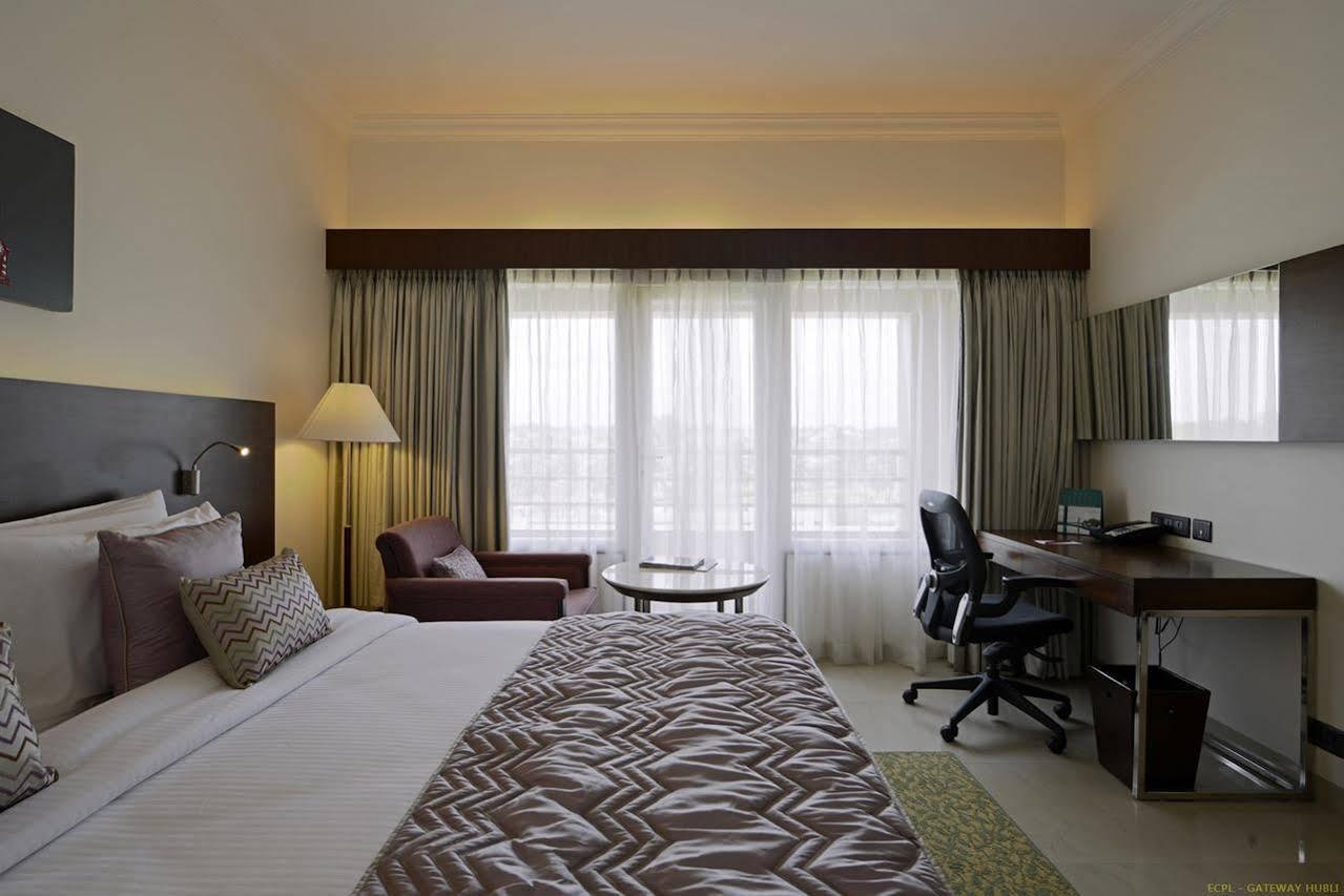 Hotel Naveen Lakeside Hubli Dış mekan fotoğraf