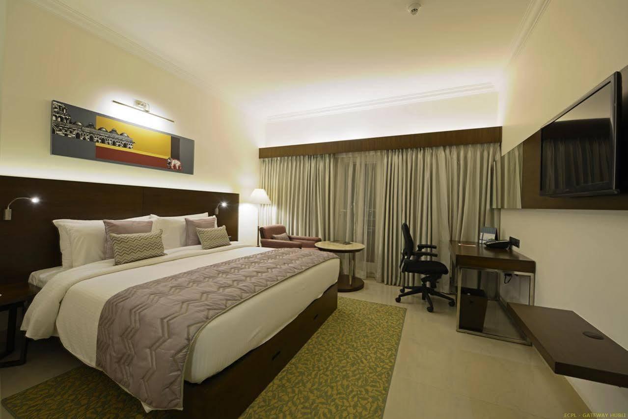 Hotel Naveen Lakeside Hubli Dış mekan fotoğraf